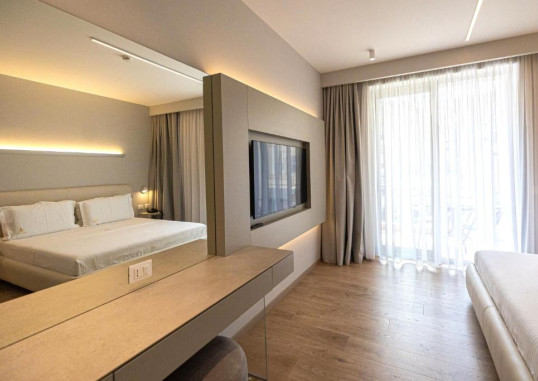 NAVY HOTEL 9