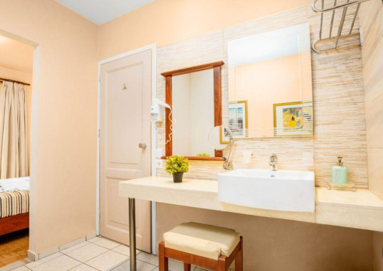 PHILOXENIA HOTEL & SPA 11