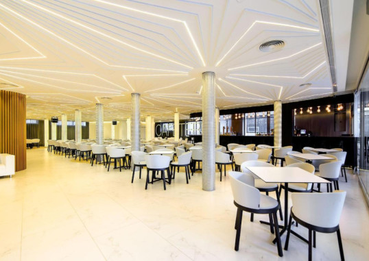HOTEL CARLOS I 28