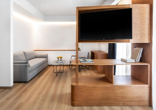 DAYS CITY SUITES 5
