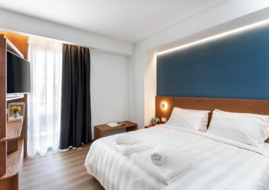 DAYS CITY SUITES 7