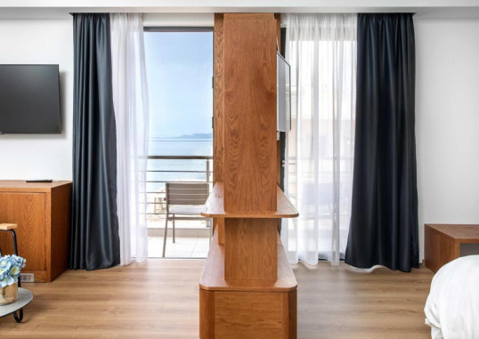 DAYS CITY SUITES 16