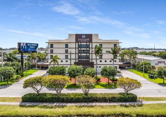 SOUTH RIVER SUITES 21