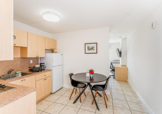 SOUTH RIVER SUITES 13