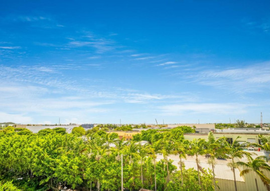SOUTH RIVER SUITES 19