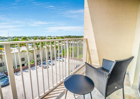SOUTH RIVER SUITES 18