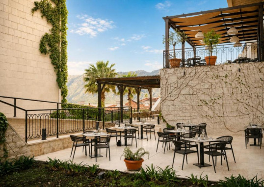 HUMA KOTOR BAY HOTEL & VILLAS 12