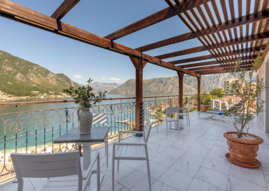HUMA KOTOR BAY HOTEL & VILLAS 44