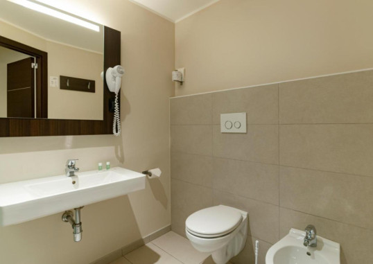 B&B HOTEL COMO CAMERLATA 22