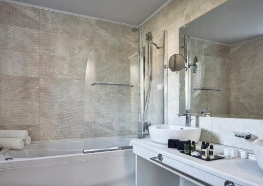 LESANTE CLASSIC LUXURY HOTEL & SPA 1