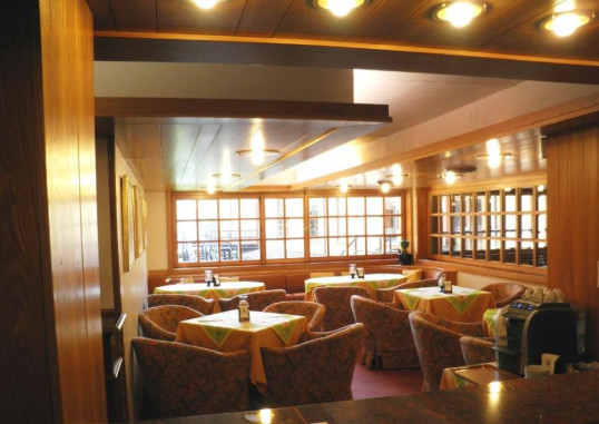 R.T.A. HOTELS DES ALPES 2 8