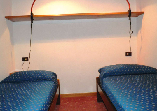 R.T.A. HOTELS DES ALPES 2 10
