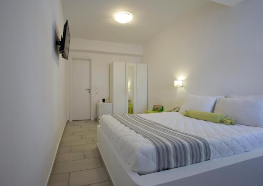 ALEXANDRA HOTEL & APARTMENTS 4