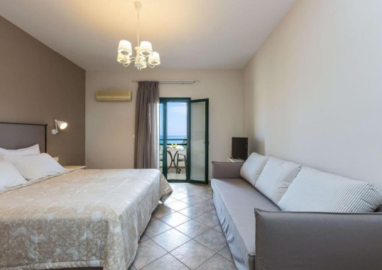 MANOS PALACE 11