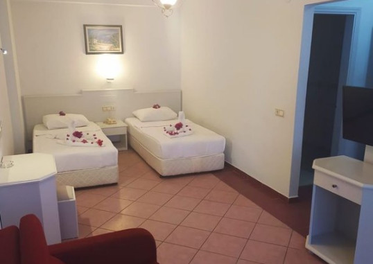 GRAND BAHAMA BEACH HOTEL 1