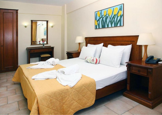 ALEXANDER HOUSE HOTEL 10