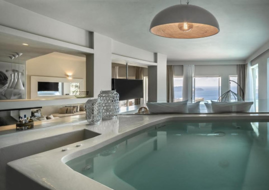 WEST EAST SUITES 3