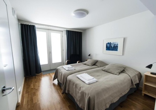 TOOLO TOWERS 8