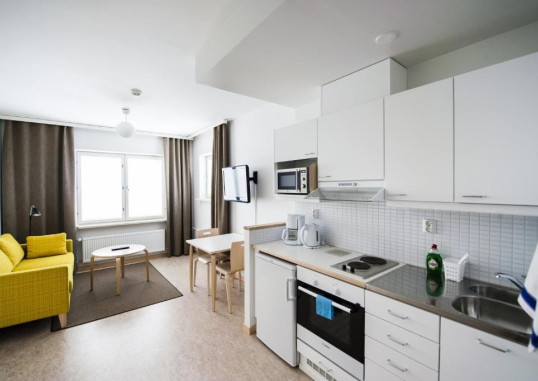 TOOLO TOWERS 10