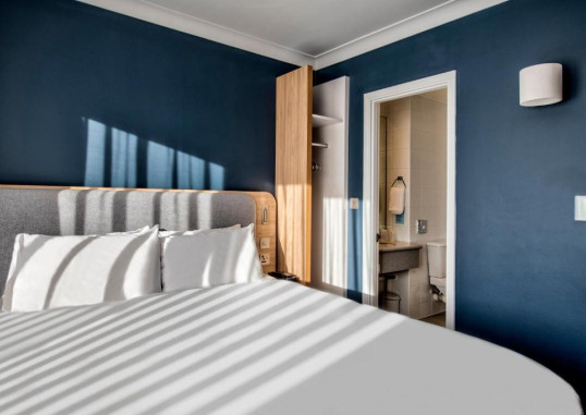 HOLIDAY INN EDINBURGH CITY - WEST 4