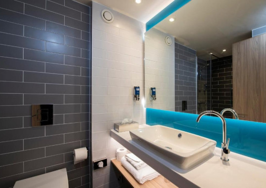 HOLIDAY INN EDINBURGH CITY - WEST 18