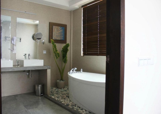 AQUZZ INN 1
