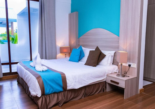 AQUZZ INN 6