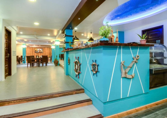 AQUZZ INN 8