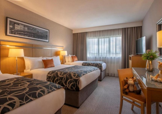 CLAYTON HOTEL LIFFEY VALLEY 10