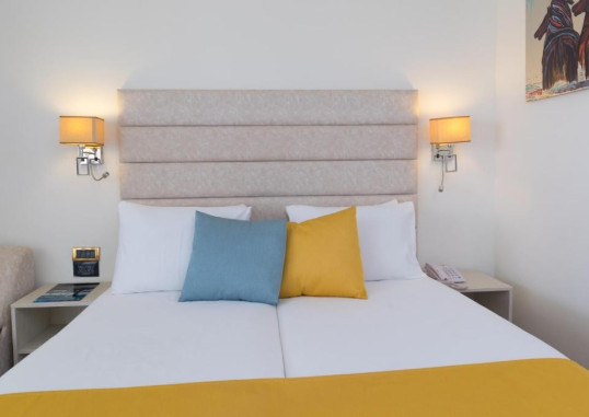 AMERICANA HOTEL 17