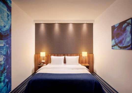 HOLIDAY INN EXPRESS BREMEN AIRPORT 1