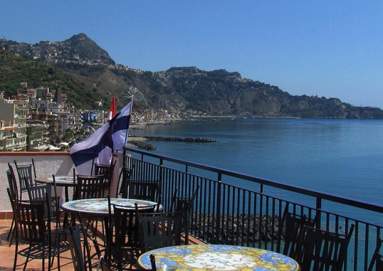 VILLA PAMAR APARTHOTEL (GIARDINI NAXOS) 1