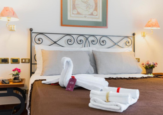 GRAND HOTEL COLONY 8