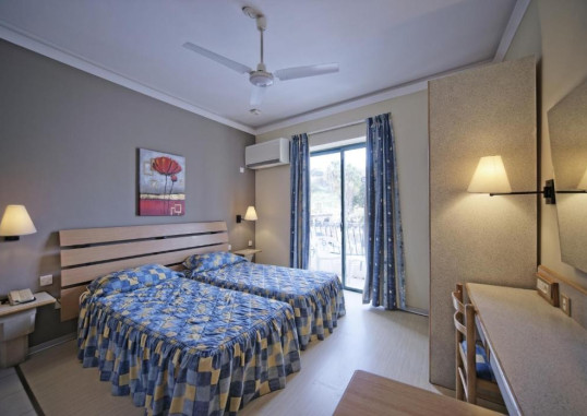 PORTO AZZURRO APARTHOTEL 3