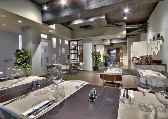LUNA HOLIDAY COMPLEX 1