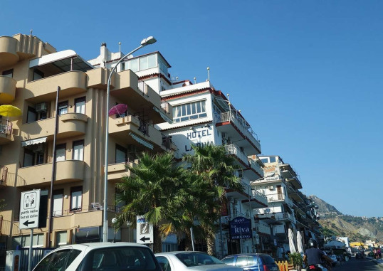 LA RIVA 1