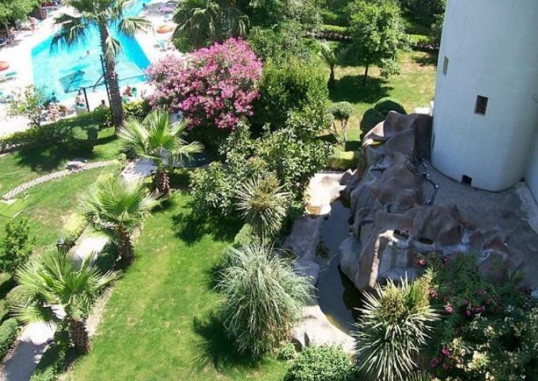 BELPOINT BEACH HOTEL 5