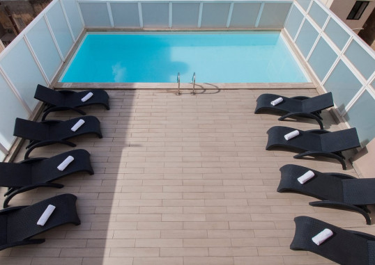 BLUBAY APARTMENTS 4
