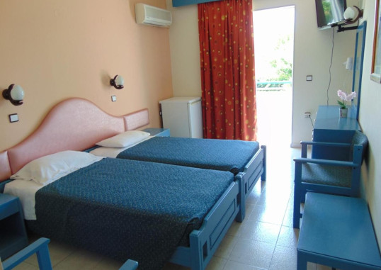NIRVANA BEACH HOTEL 20