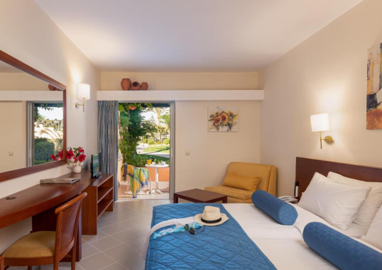 ANISSA BEACH AND VILLAGE 23