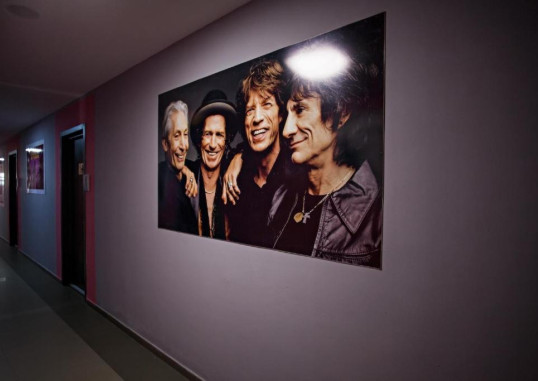 ROCK HOTEL FIRST LINE 10