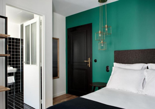 NEW HOTEL LE VOLTAIRE 13
