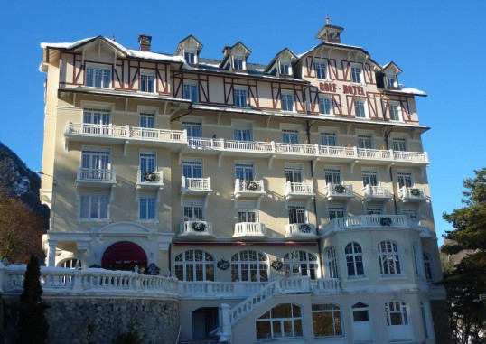 GOLF HOTEL 1