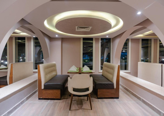 SEVEN SEAS JOLIE BAY 12