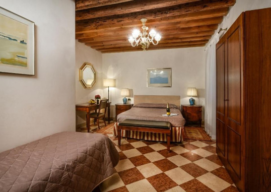 CA‘ LA RIVA 8