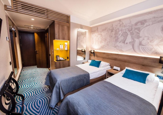 PREMIER HOTEL LYBID 11