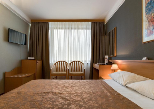 PREMIER HOTEL LYBID 13