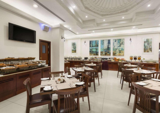 RAMADA BEACH HOTEL AJMAN 10