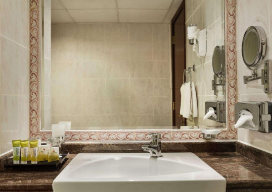 RAMADA BEACH HOTEL AJMAN 16