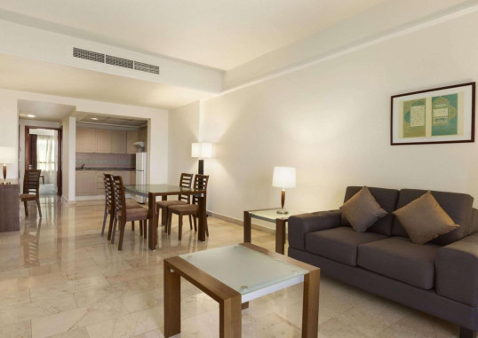 RAMADA BEACH HOTEL AJMAN 21